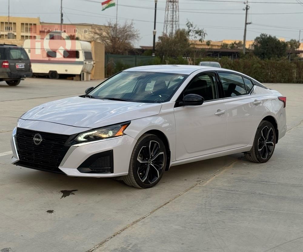 نيسان ألتيما